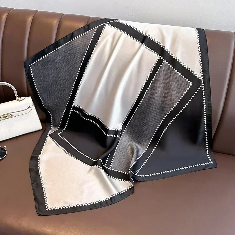 🧣 Pañuelo de Satén Geru Giraffe – Elegancia y Versatilidad