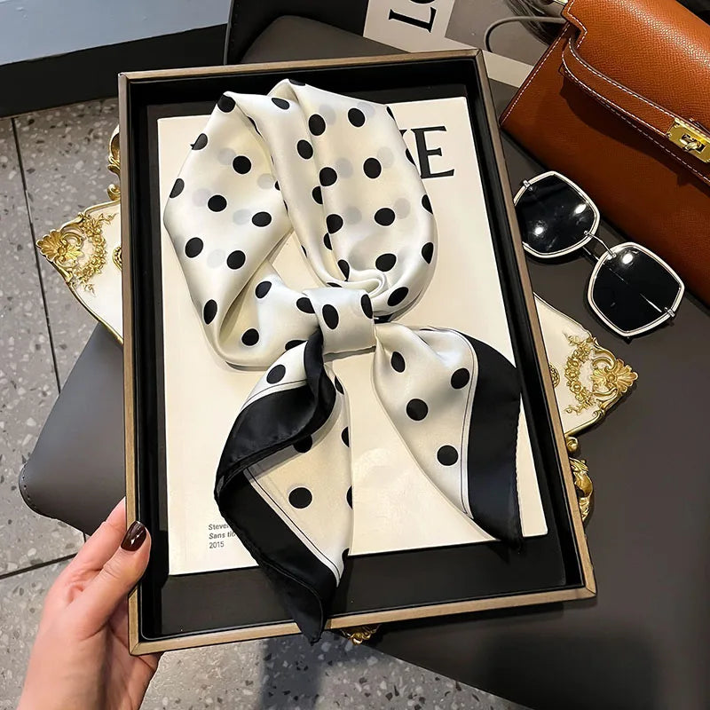 🧣 Pañuelo de Imitación Seda – Elegante y Versátil