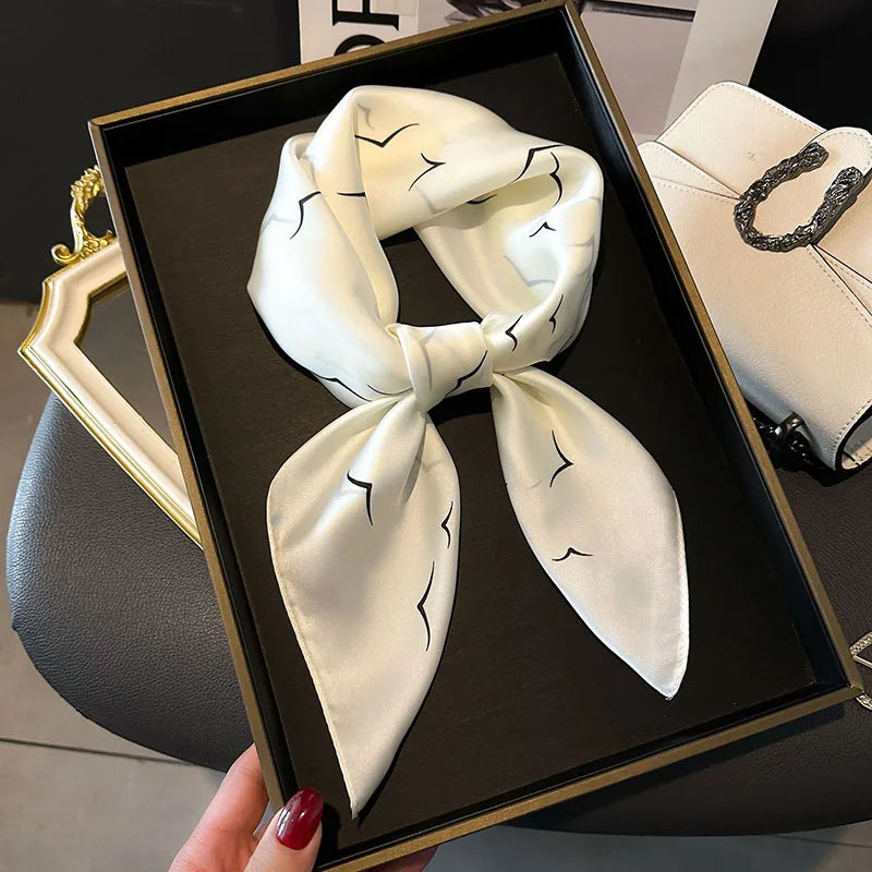 🧣 Pañuelo de Imitación Seda – Elegante y Versátil