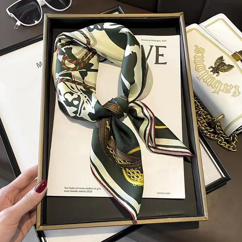 🧣 Pañuelo de Imitación Seda – Elegante y Versátil