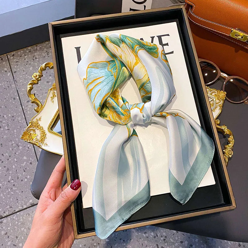 🧣 Pañuelo de Imitación Seda – Elegante y Versátil