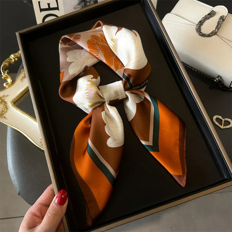 📌 Pañuelo Floral TUPELUO