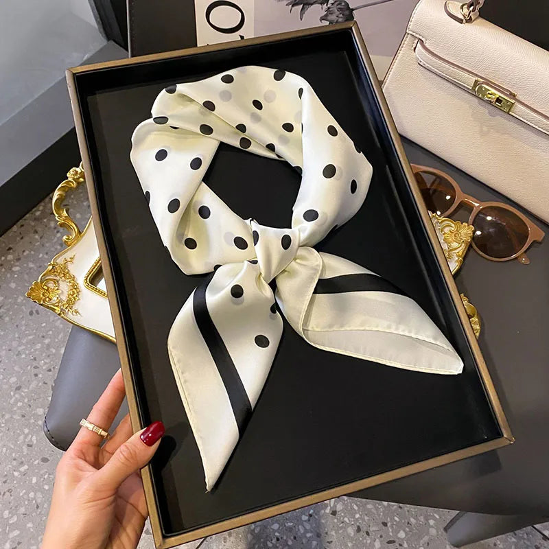 🧣 Pañuelo de Imitación Seda – Elegante y Versátil