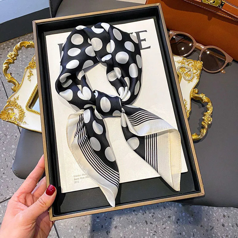 🧣 Pañuelo de Imitación Seda – Elegante y Versátil