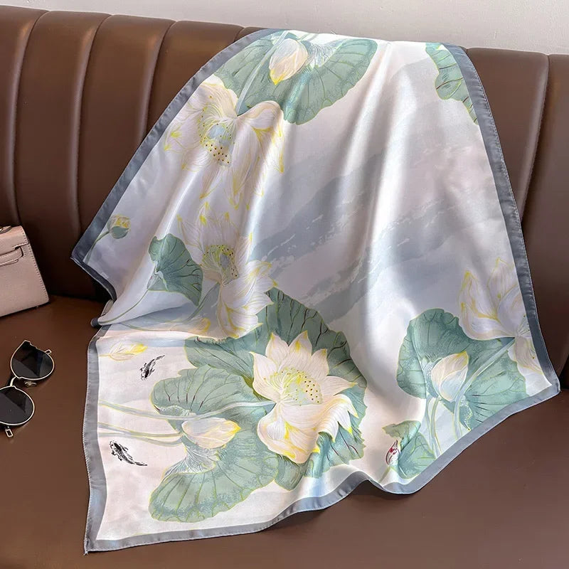 🧣 Pañuelo de Satén Geru Giraffe – Elegancia y Versatilidad